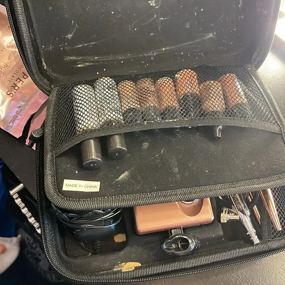 Luminess legend airbrush system + makeup & case GUC